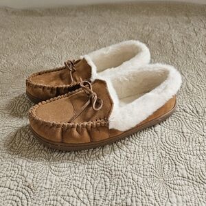 IZOD Ladies' Brooklyn Moccasin Slipper size 8